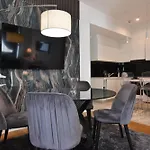 Luxury One Bedroom Apartment In Beachfront Apart Hotel