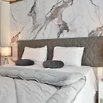 Luxury One Bedroom Apartment In Beachfront Apart Hotel